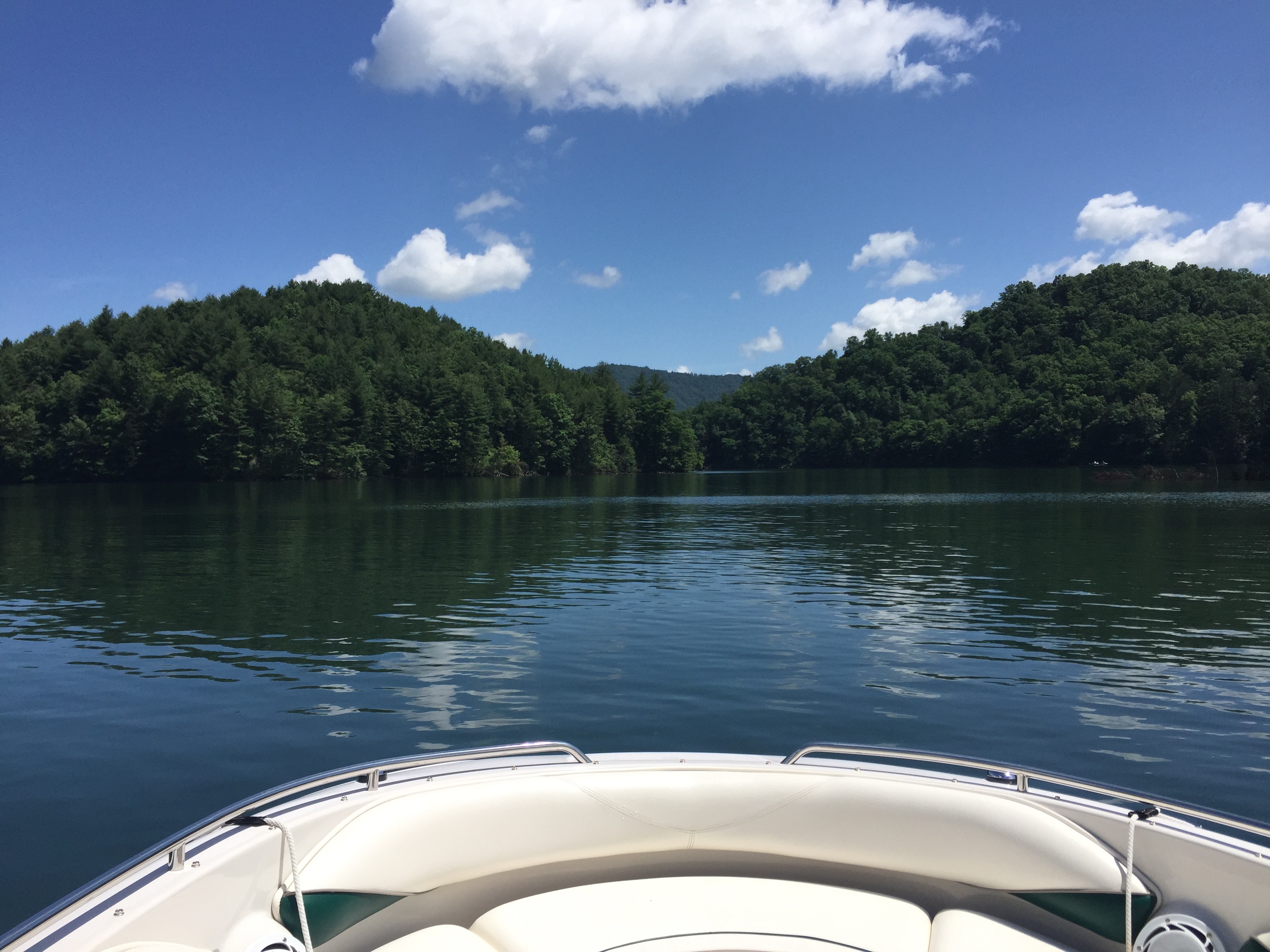 6 Worthy Lake Escapes Near Asheville